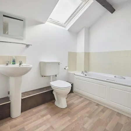 8 Bed In Sz373 Applethwaite